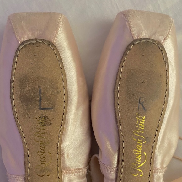 Russian Pointe Shoes Russian Pointe Shoes With Strings To Tie
